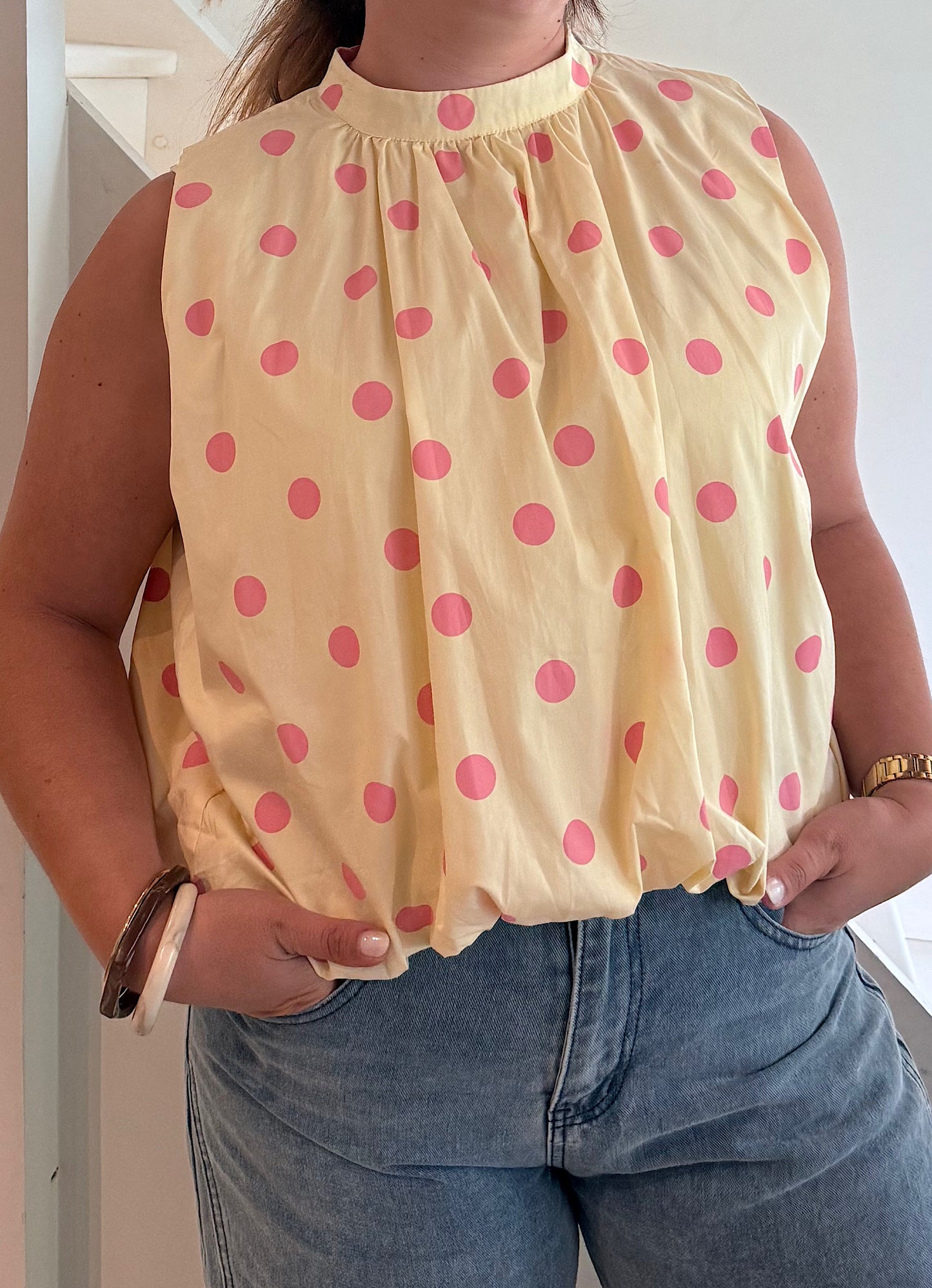 Blouse sans manches à pois rose & jaune