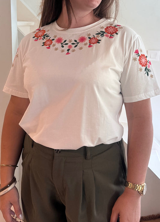 T-shirt brodé fleurs femme