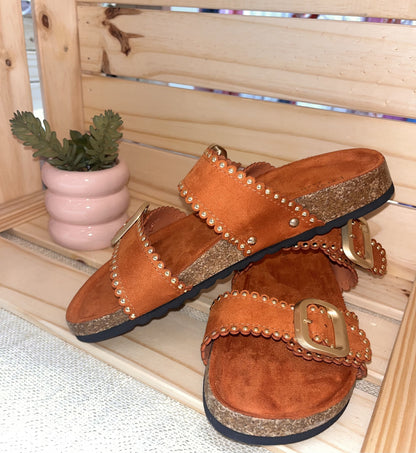Sandales avec clous