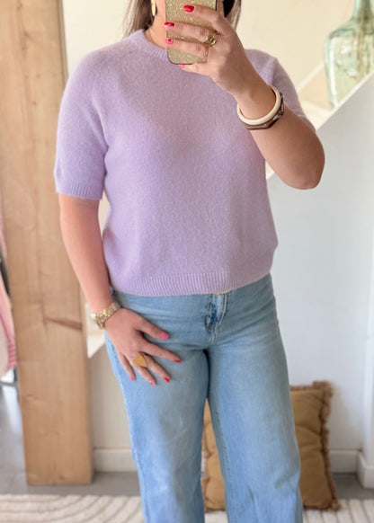 🖼️ Image principale

Pull femme manches courtes en maille douce coupe droite

🖼️ Image portée

Pull manches courtes femme porté avec jean pour look casual chic

🖼️ Détail matière

Détail maille douce pull femme manches courtes

🖼️ Vue de face

Pull femme col rond manches courtes coupe confortable