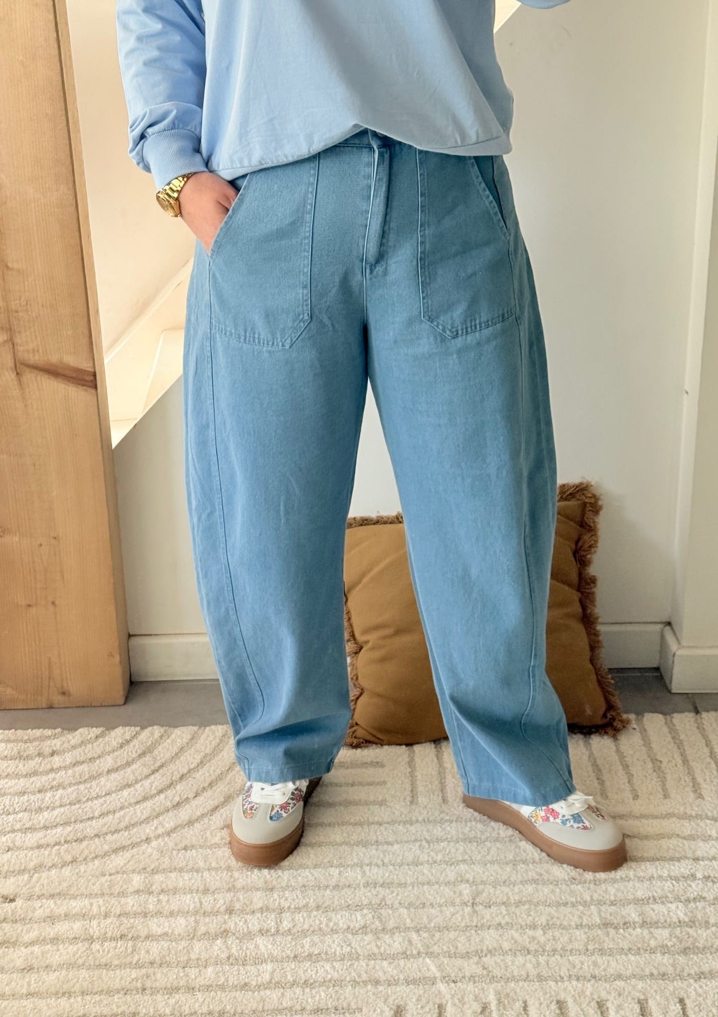 Jean taille haute à poches plaquées