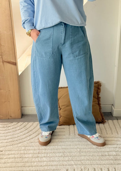 Jean taille haute à poches plaquées