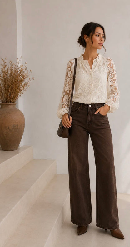 Blouse en dentelle écrue – romantique & élégante